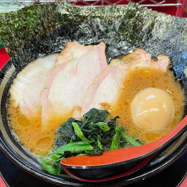 「チャーシューメン　味玉」@柏 王道家の写真