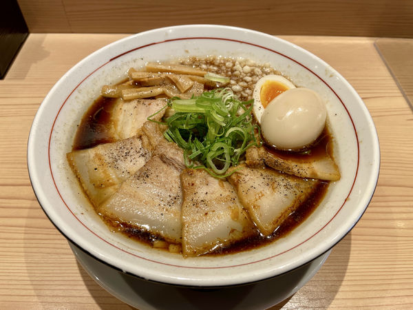 「特製スペシャル ブラック中華そば」@鯛塩そば灯花 本店の写真