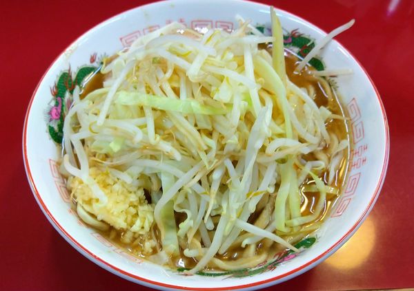 「ラーメン中 ニンニクカラメ」@ジラフの写真
