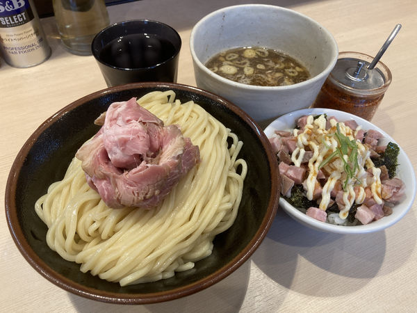 「つけ麺　300g ＋マヨチャーシューご飯」@キング製麺の写真
