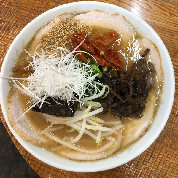 「満腹焼豚メン（1100円）＋替玉（150円）」@宝来軒 本店の写真