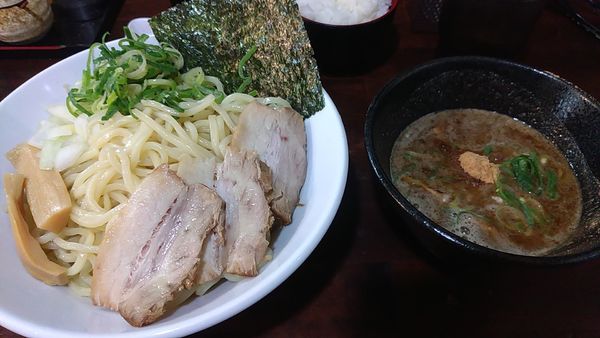 「濃厚煮干魚介つけそば+小ﾗｲｽ」@いりにぼの写真