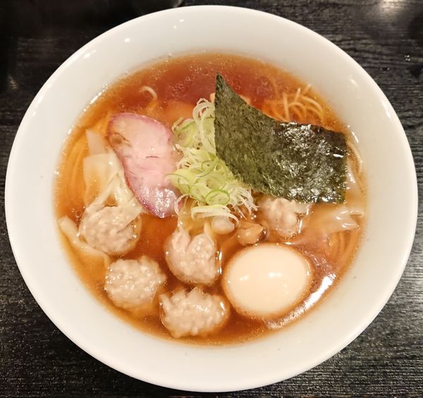 「ワンタンメン＋味玉」@支那ソバ 小むろの写真