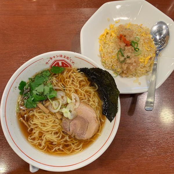 「淡麗煮干ラーメン 半チャーハン」@ラーチャン専門 我武者羅 橋本店の写真