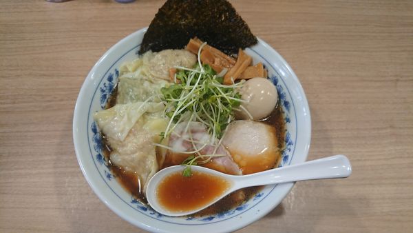 「クリガニ出汁ラーメン＋味玉＋ワンタン３個」@覆めん 花木の写真