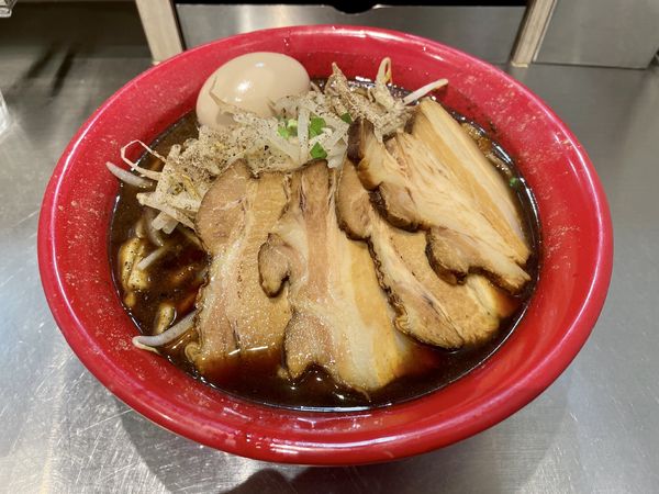 「特 BLACKらーめん」@麺創研 紅 BLACKの写真