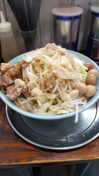 「大ラーメン　うずら」@麺でる 川崎店の写真