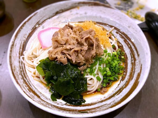 「ぶっかけ 肉うどん￥900」@五島うどんDINING 味囲楽の写真