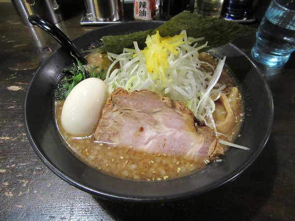 「魚介ネギラーメン（８７０円）＋味玉１１０円」@ラーメン 一遊の写真