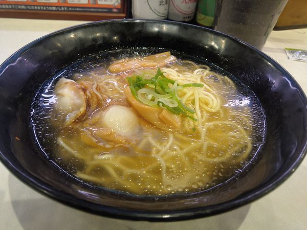 「北海道産ほたて出汁の冷やしラーメン」@はま寿司 ポンテポルタ千住店の写真
