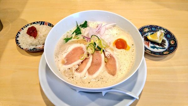 「鶏白湯ラーメン+ダイブめし」@鶏そば 久遠の写真