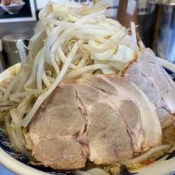 ラーメン小　豚マシ　900円