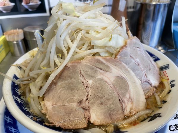 「ラーメン小　豚マシ　900円」@らーめん大 池袋店の写真