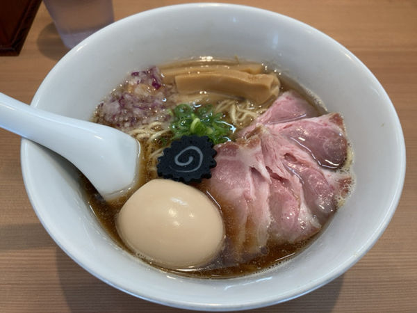 「特製炭火焼鯵煮干そば」@らぁ麺 はやし田 横浜店の写真