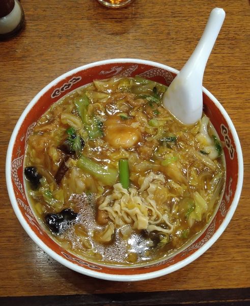 「栄華軒ラーメン 980円＋平打ち手打ち麺 100円」@栄華軒の写真