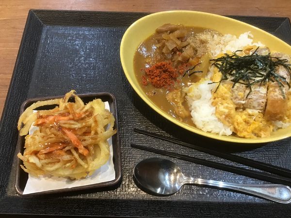 「カレーカツ丼640円(イベントで540円)クーポンでかき揚げ」@ゆで太郎 柏豊四季店の写真