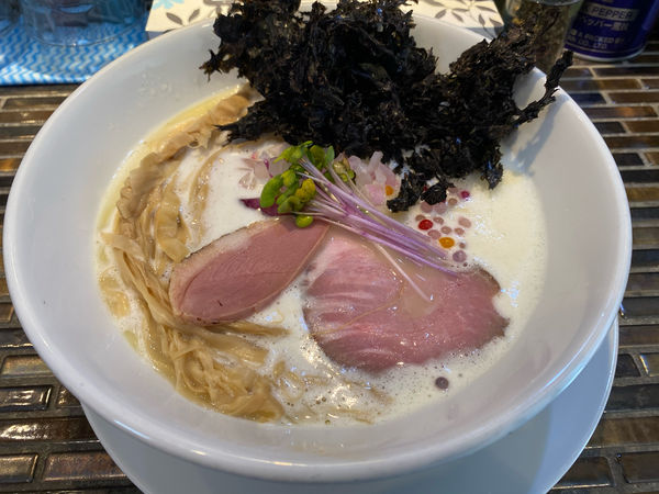 「鴨白湯」@noodles kitchen GUNNERS 新丸子店の写真