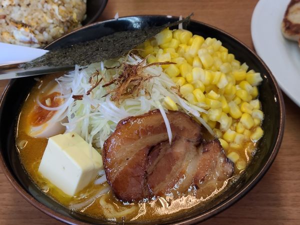 「味噌コーンバターらーめん」@小林屋 厚木妻田店の写真