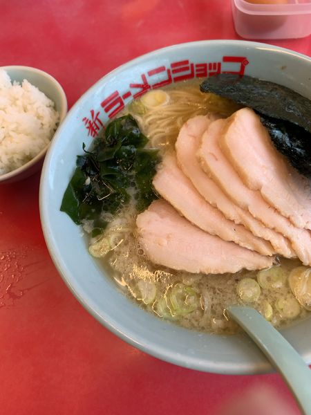 「チャーシューメン（880円）+ミニライス（55円）」@新ラーメンショップ 狭山本部の写真