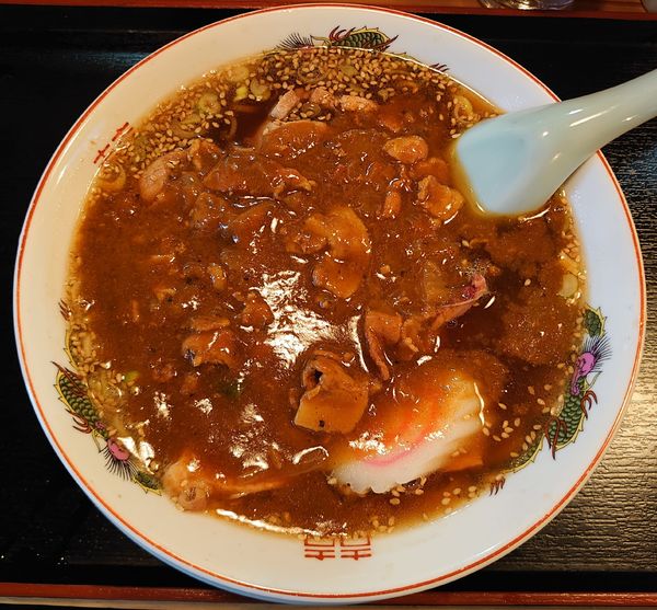 「カレーラーメン+チャーシュー(850円)」@港屋の写真