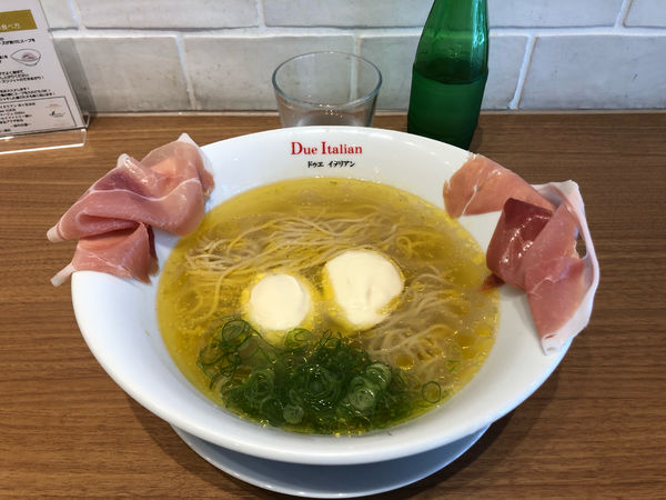 「らぁ麺生ハムフロマージュ」@ドゥエ イタリアン 市ヶ谷本店の写真
