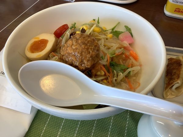 「冷やしちゃんぽんセット770円」@リンガーハット 小田原飯泉店の写真