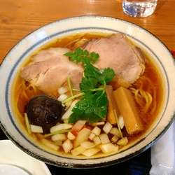 鶏煮干しラーメン　¥750円