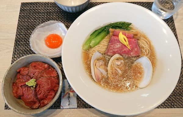 「【2周年限定】九十九里はまぐり中華蕎麦＋黒毛和牛らんぷ丼」@宍道湖しじみ中華蕎麦 琥珀 東京本店の写真