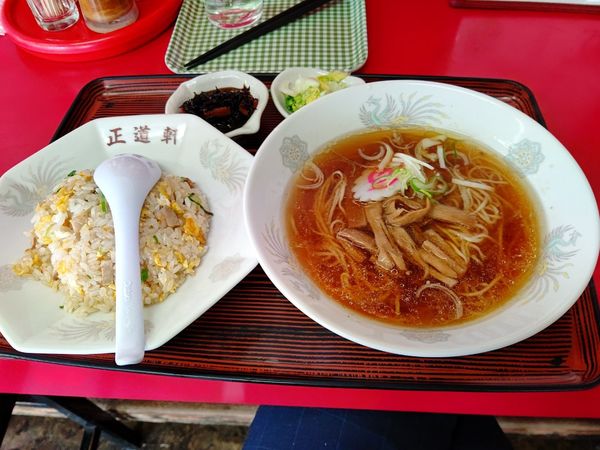 「チャーハンセット(半チャーハン＋半醤油ラーメン)1,100円」@正道軒の写真