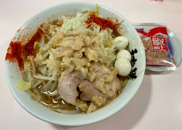 「中ラーメン＋ウズラの玉子＋カツオくん」@成蹊前ラーメン 吉祥寺の写真