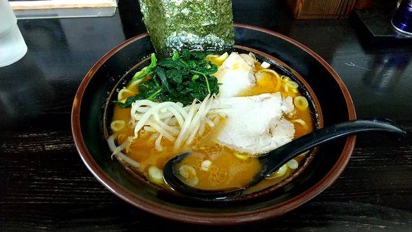 「みそらーめん（８００円）」@横浜家系らーめん 北野家の写真