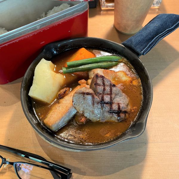 「鶏・豚・牛　トリプルコラボカリー（天国）」@横浜カリー アルペンジローの写真