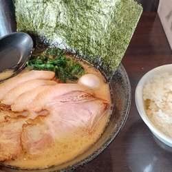 醤油チャーシューメン+ライス