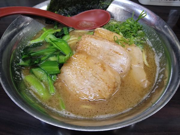「鶏白湯ラーメン(¥750)＋チャーシュー増(¥200)」@二代目ラーメン処「まるは」 旬の写真