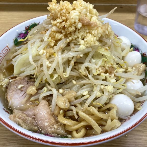 「ラーメン（ニンニク、アブラ）＋うずら」@ラーメン二郎 栃木街道店の写真