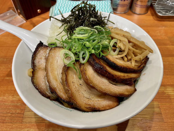 「山椒ブラック和えそば 麺大盛 ＋ 肉増し ＋ 味玉」@麺屋 六感堂 Rock'anDoの写真
