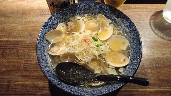 「はまぐりラーメン¥1000+スーパードライ」@和風楽麺 四代目 ひのでやの写真