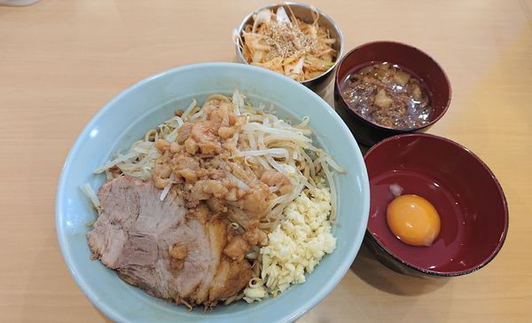 「汁なし   900円，生たまご   50円，辛ねぎ   150円」@俺の生きる道 つくば店の写真