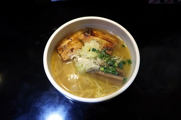 「塩らーめん（小盛）￥６５０」@あらし 小牧店の写真