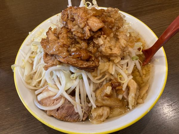 「ラーメン 並豚増 ニンニク少しアブラマシマシ」@ラーメン イエロー 御徒町店の写真