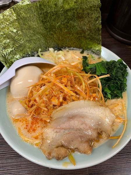 「ネギラーメン＋味玉」@横浜家系ラーメン 魂心家 大阪なんば店の写真