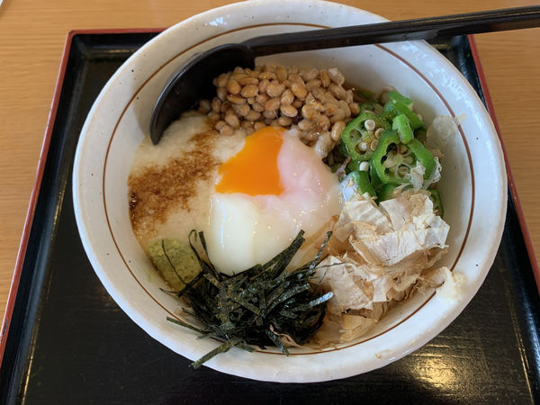 「冷やしネバとろそば 590円」@山田うどん 北中店の写真