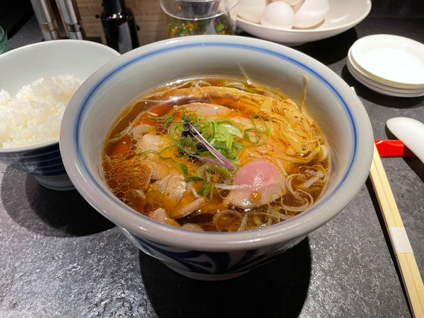 「REGULAR 醤油ラーメン　太麺　半麺　小ライス　1000」@駄目な隣人の写真
