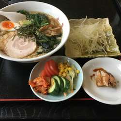 醤油ラーメン(680¥)