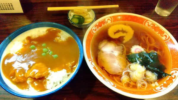 「中華そば600円、カレー丼800円」@朝松庵の写真