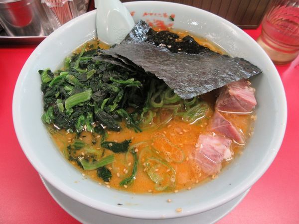「特製味噌ラーメン（７７０円）＋ほうれん草１２０円」@ラーメン山岡家 土浦店の写真