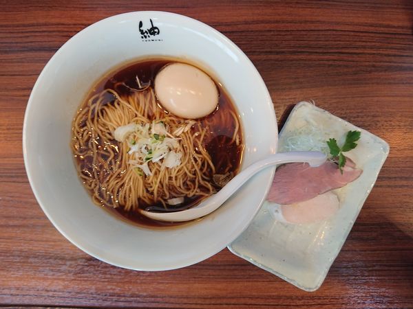 「醤油ラーメン＋味玉」@紬生の写真