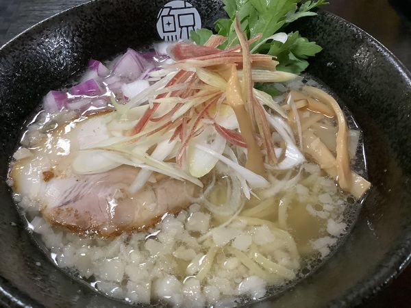 「R25ラーメン　880円」@一匹の鯨の写真