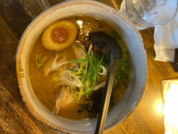 「まろやか鶏白湯醤油らぁ麺」@らぁめん銀波露 江別本店の写真