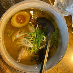 まろやか鶏白湯醤油らぁ麺